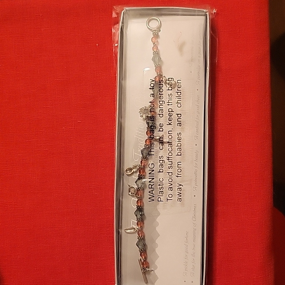 The Holiday Traditions Bracelet